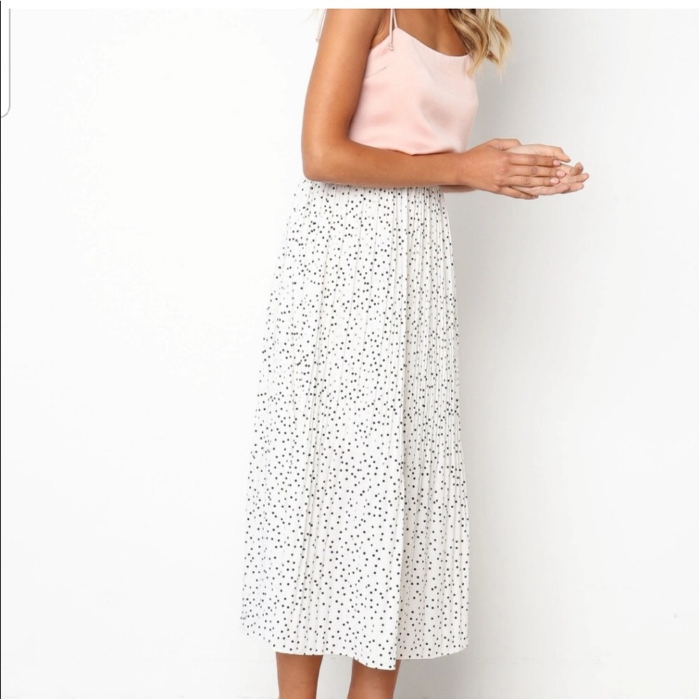 WD NY PolkaDot Pleated Skirt - Picture 4 of 9